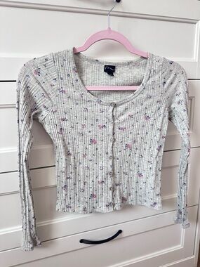 art class Heather Gray Floral Scoop Neck Button Up Ribbed Tee